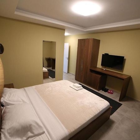 Hotel Centrum Titova Mitrovica Exterior photo