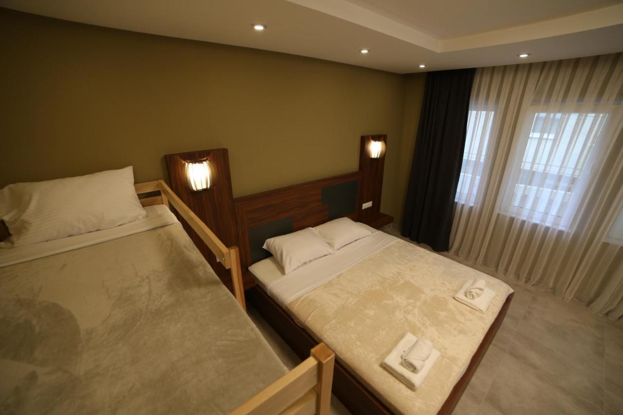 Hotel Centrum Titova Mitrovica Exterior photo