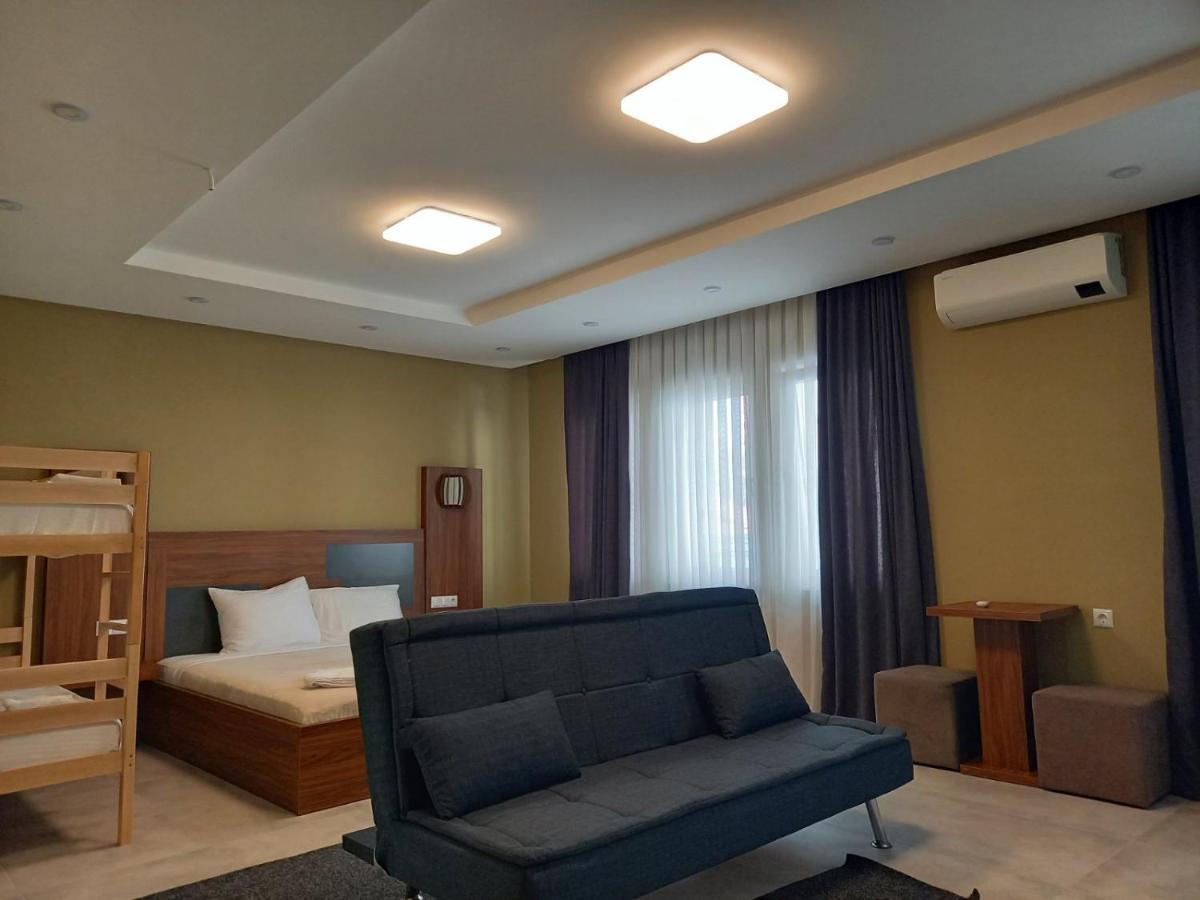 Hotel Centrum Titova Mitrovica Exterior photo